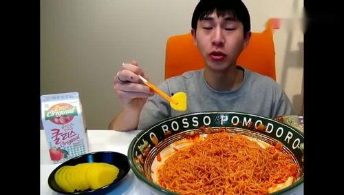 中日韩吃火鸡面视频,舌尖上的文化碰撞